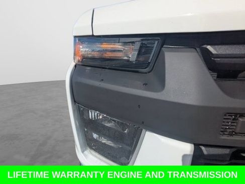 Used 2022 Chevrolet Silverado 2500 LT AWD/4WD image 11