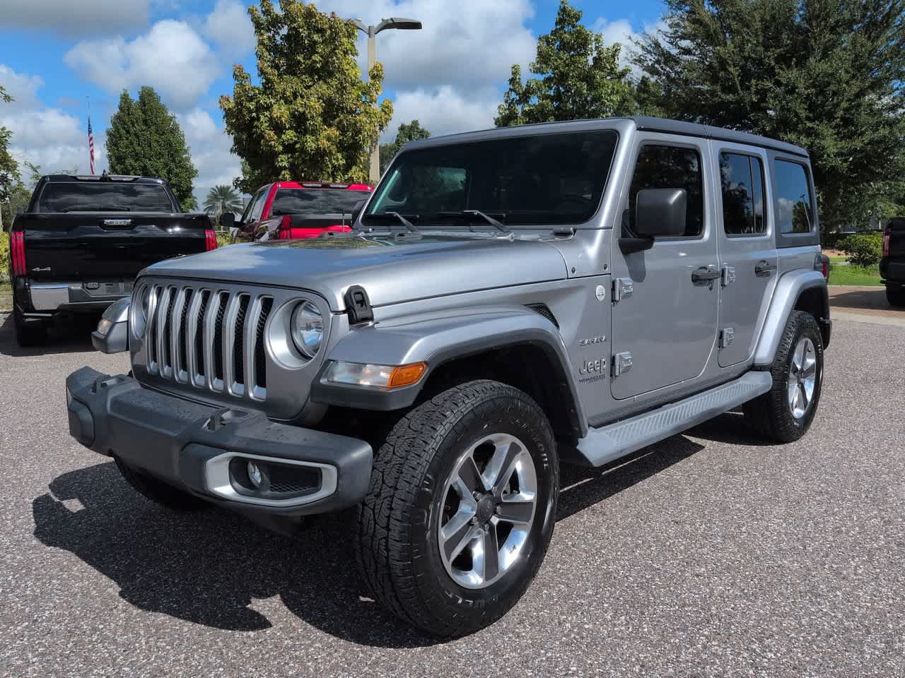 Used 2020 Jeep Wrangler Unlimited Sahara w/ Cold Weather Group AWD/4WD image 2