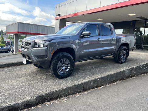 Used 2025 Nissan Frontier SV AWD/4WD image 4