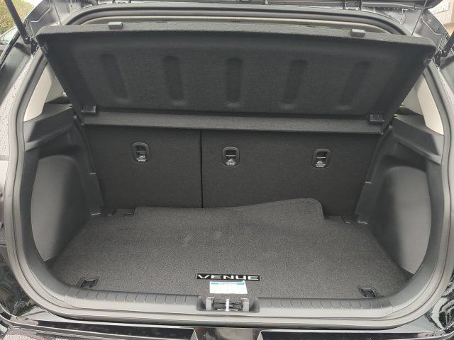 Used 2026 Hyundai Venue SEL FWD image 12