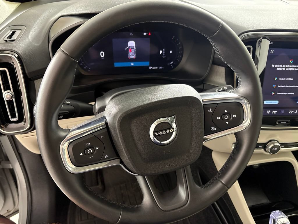Used 2026 Volvo XC40 B5 Plus AWD/4WD image 31