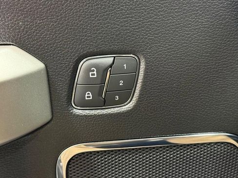 Used 2018 Ford F150 Lariat image 14