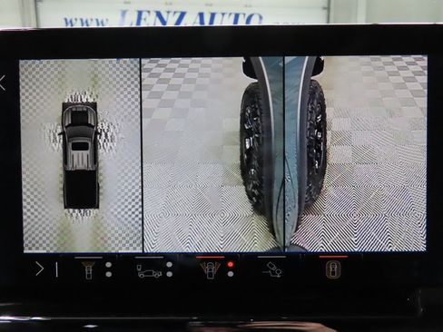 Used 2025 Chevrolet Silverado 1500 ZR2 w/ Technology Package image 18