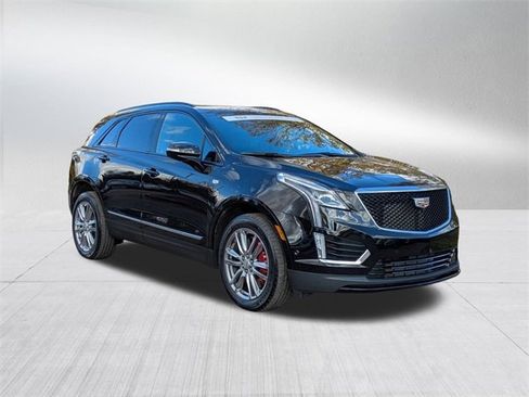 Certified 2022 Cadillac XT5 Sportv w/ Technology Package image 3