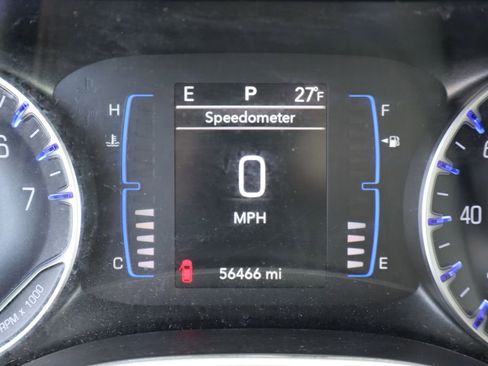 Used 2021 Chrysler Voyager LX w/ Cold Weather Group image 13