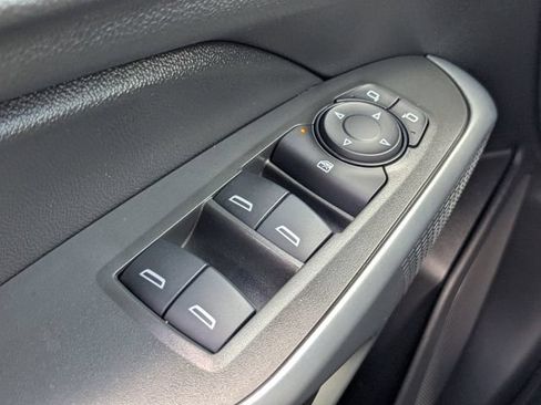 Used 2025 Chevrolet Trax RS w/ Sunroof Package FWD image 22