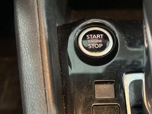 Used 2021 Nissan Versa SV image 23