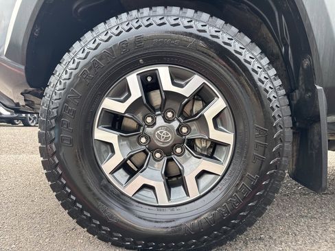 Used 2019 Toyota Tacoma TRD Off-Road image 10