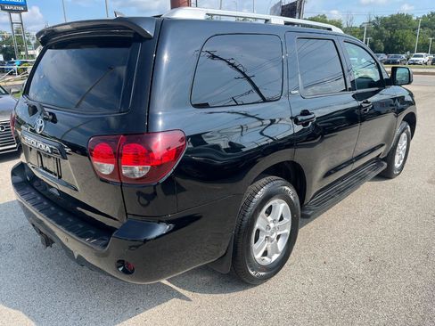 Used 2018 Toyota Sequoia SR5 w/ Premium Package AWD/4WD image 5