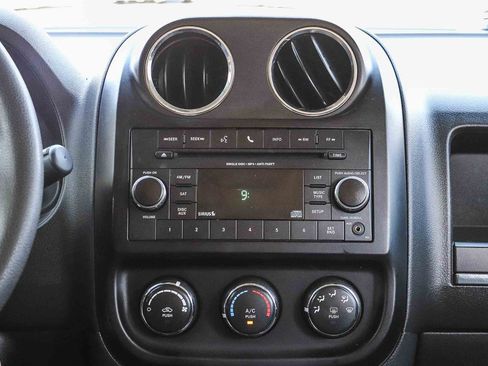 Used 2017 Jeep Patriot Sport w/ Power Value Group FWD image 14