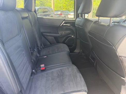 Used 2024 Mitsubishi Outlander SE Black Edition AWD/4WD image 8