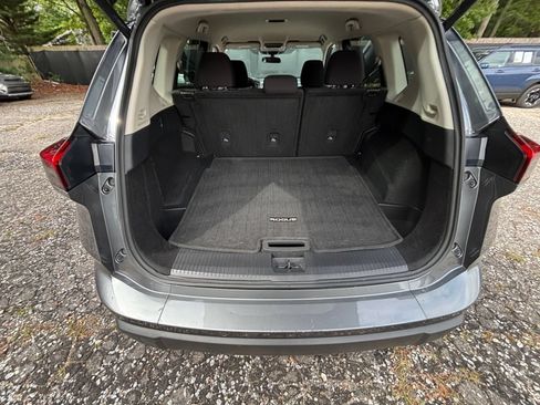 Used 2025 Nissan Rogue SV FWD image 32