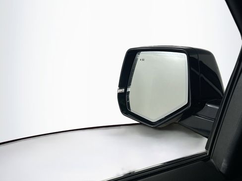 Used 2018 Cadillac Escalade Platinum image 16