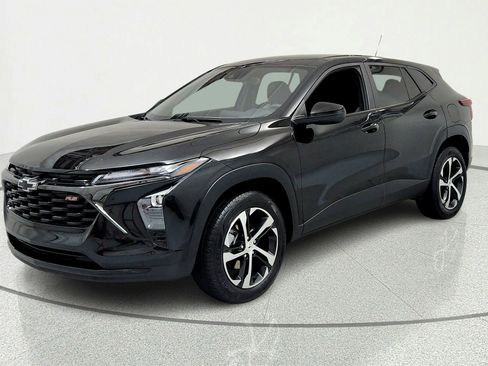 Used 2024 Chevrolet Trax RS FWD image 1