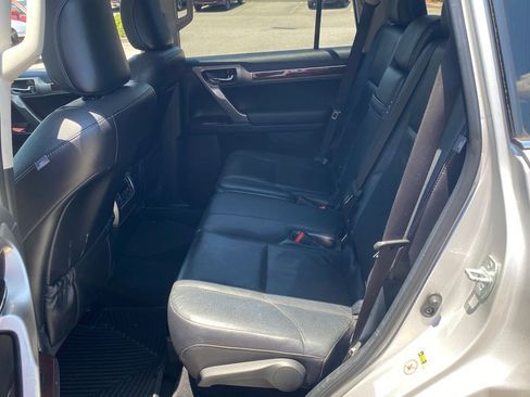 Used 2014 Lexus GX 460 w/ Premium Package AWD/4WD image 9
