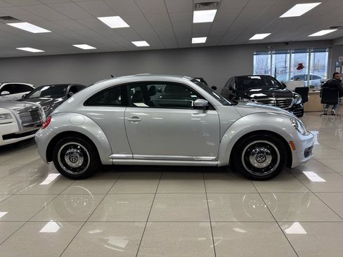 Used 2012 Volkswagen Beetle 2.5 image 3