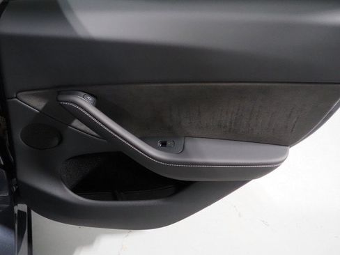 Used 2023 Tesla Model Y Long Range AWD/4WD image 57