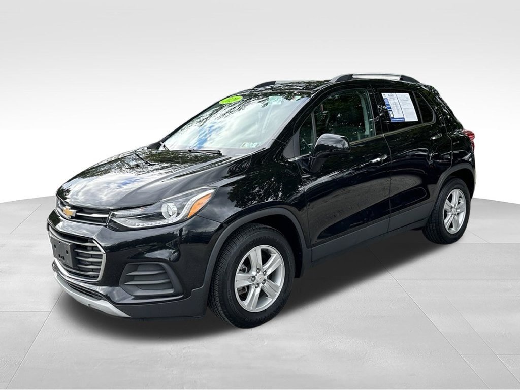 Used 2020 Chevrolet Trax LT w/ LT Convenience Package FWD image 3
