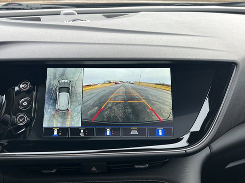 Used 2023 Buick Envision Avenir image 27