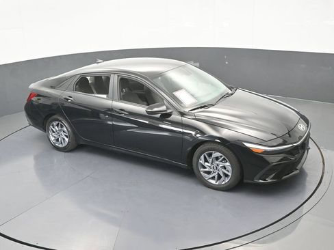 Used 2024 Hyundai Elantra SEL image 54