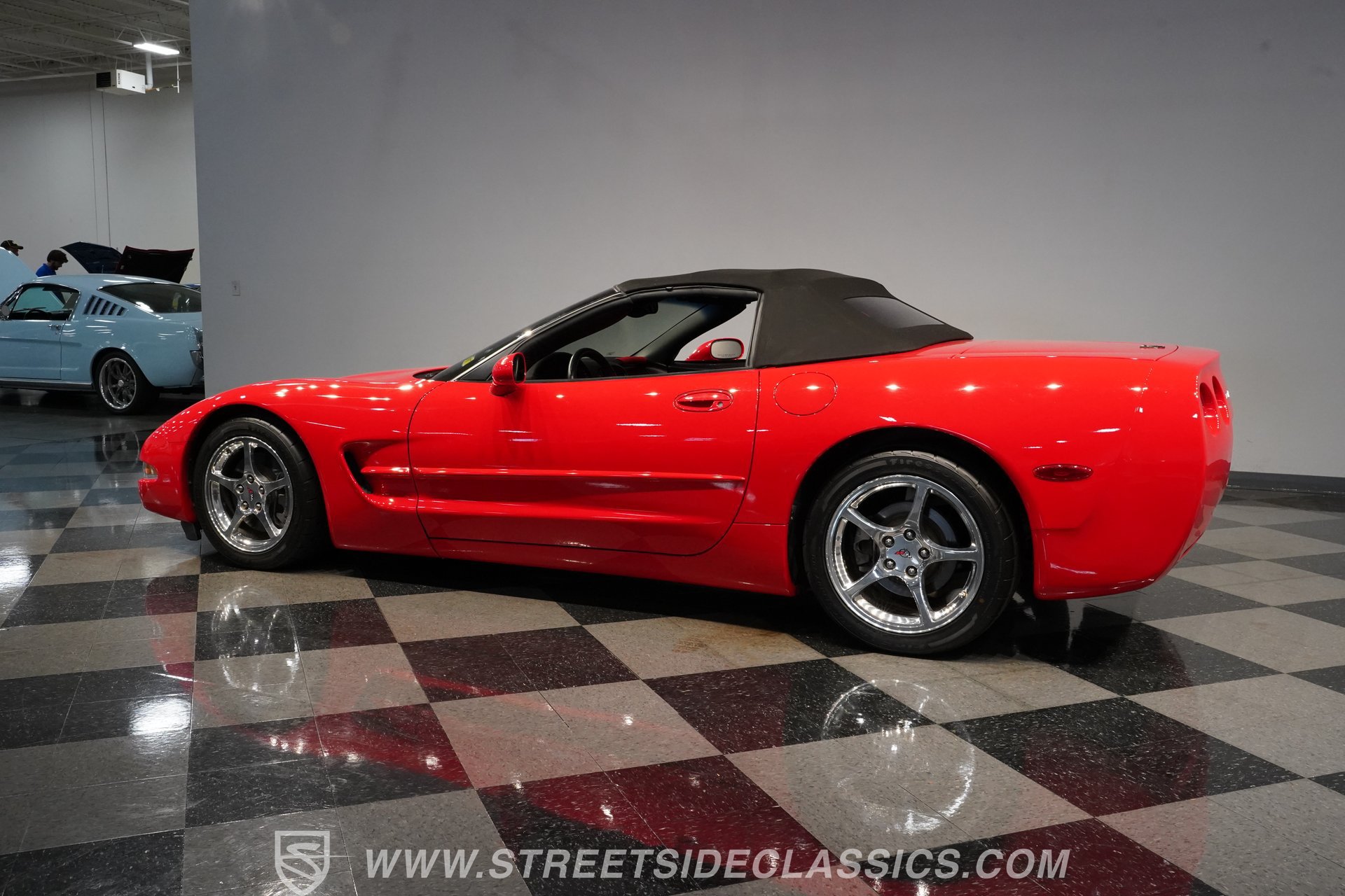Used 2004 Chevrolet Corvette Convertible w/ Preferred Equipment Group RWD image 9