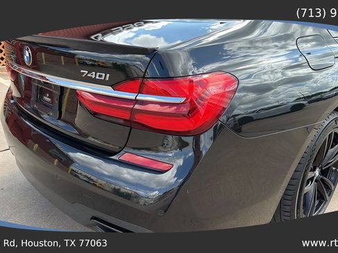 Used 2018 BMW 740i RWD image 19