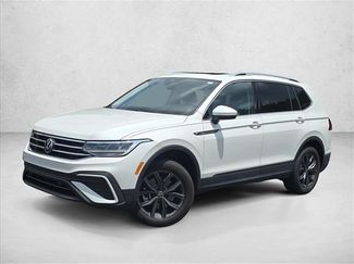 Used 2023 Volkswagen Tiguan SE w/ Panoramic Sunroof Package FWD video 1
