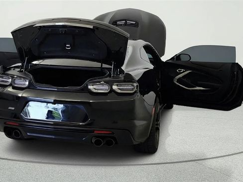 Used 2020 Chevrolet Camaro SS RWD image 11