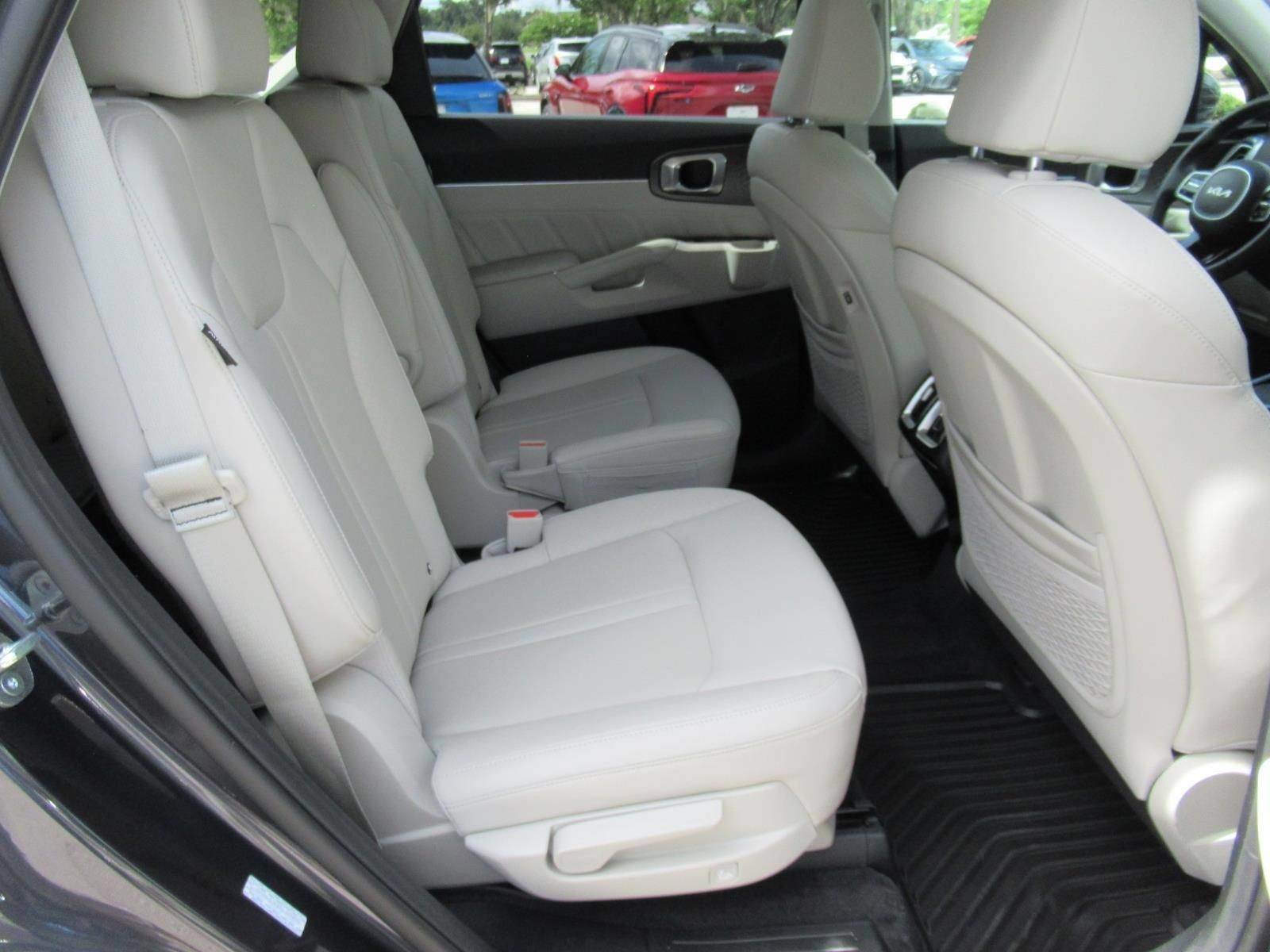 Used 2025 Kia Sorento SX FWD image 35