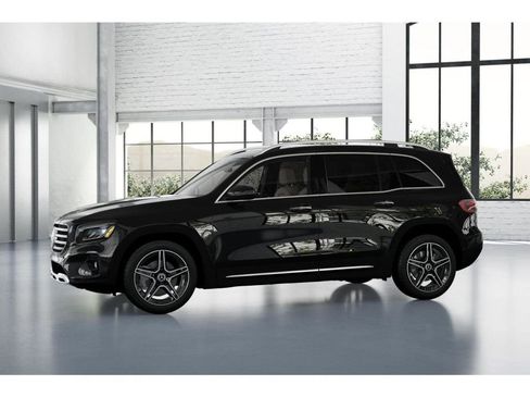New 2026 Mercedes-Benz GLB 250 4MATIC image 36