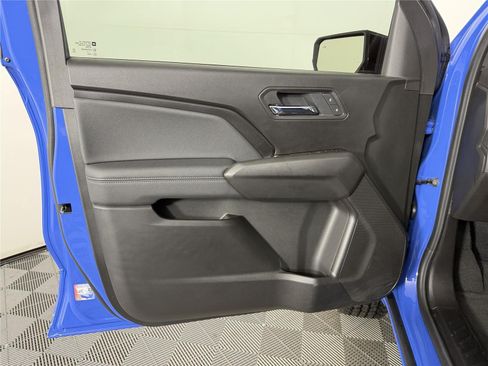 Certified 2025 GMC Canyon Elevation w/ Convenience Package AWD/4WD image 8