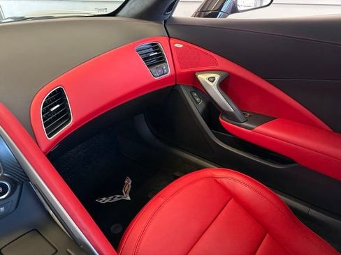 Used 2016 Chevrolet Corvette Z06 w/ 3LZ Preferred Equipment Group RWD image 31