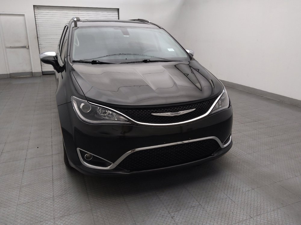Used 2017 Chrysler Pacifica Limited FWD image 14