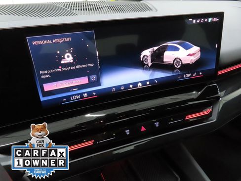 Used 2025 BMW 530i xDrive image 16