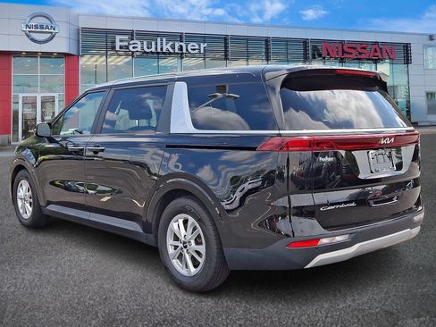 Used 2022 Kia Carnival LX FWD image 4