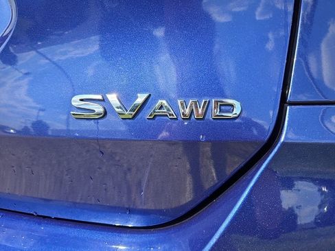 Used 2017 Nissan Rogue SV AWD/4WD image 6