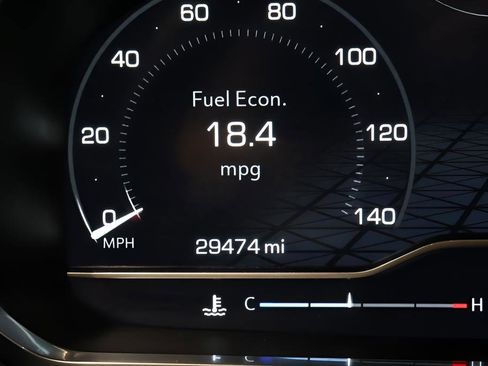 Used 2024 GMC Yukon XL AT4 w/ Technology Package AWD/4WD image 17