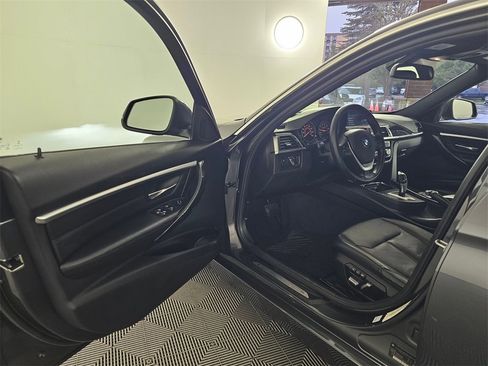 Used 2017 BMW 330i xDrive Sedan image 22