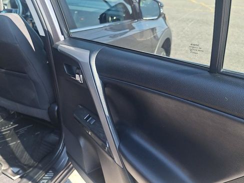 Used 2018 Toyota RAV4 Adventure AWD/4WD image 29