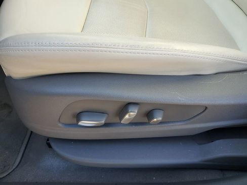 Used 2023 Cadillac XT5 Premium Luxury image 7