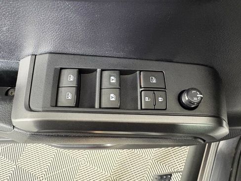 Used 2021 Toyota Tacoma TRD Off-Road AWD/4WD image 17