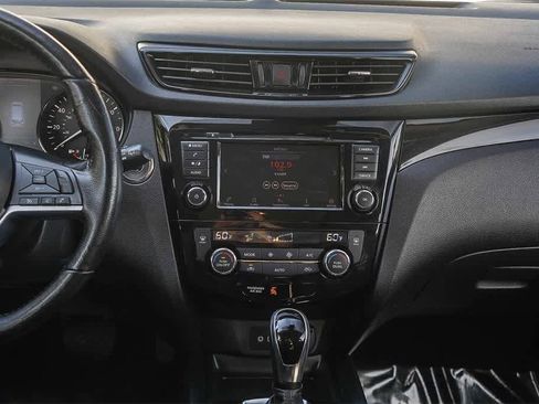 Used 2021 Nissan Rogue Sport SV image 13