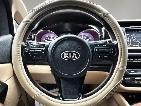 Used 2016 Kia Sedona SX FWD image 22