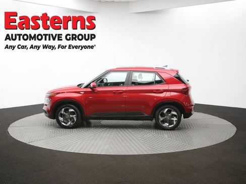Used 2022 Hyundai Venue SEL image 59