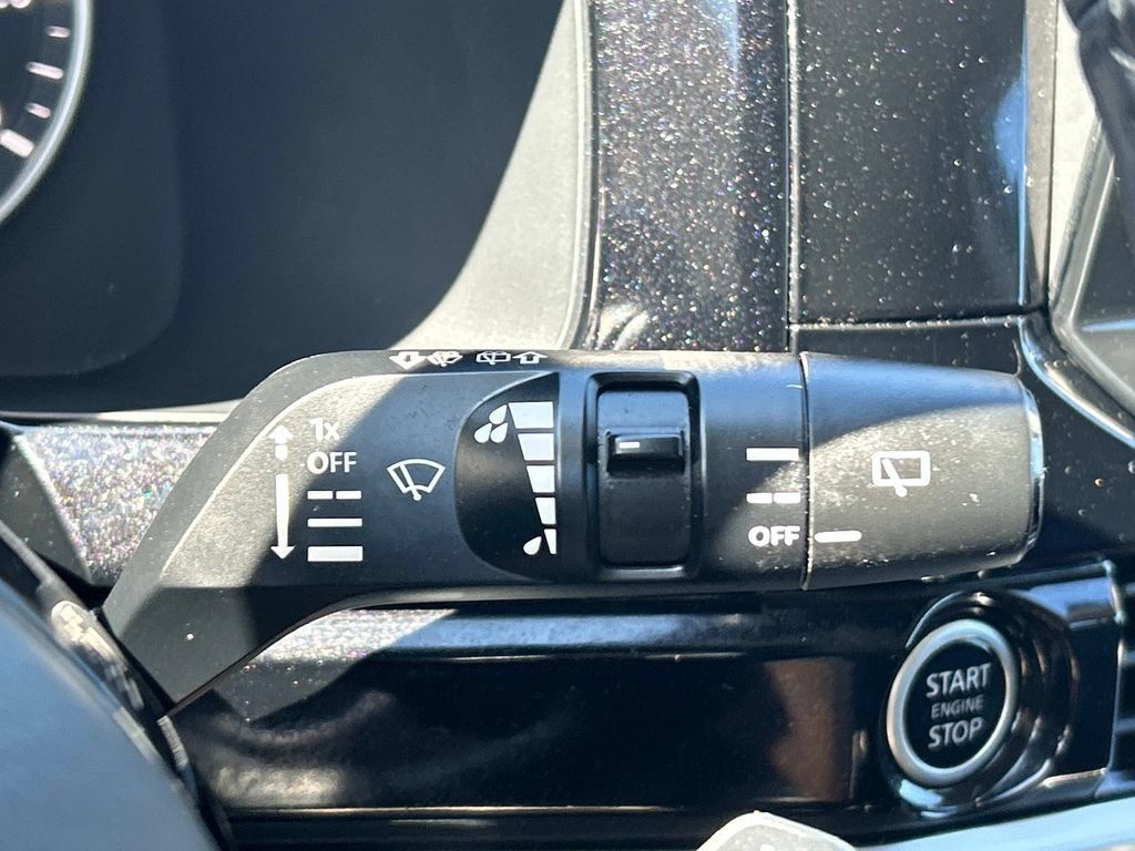 Used 2022 Nissan Pathfinder SL AWD/4WD image 33