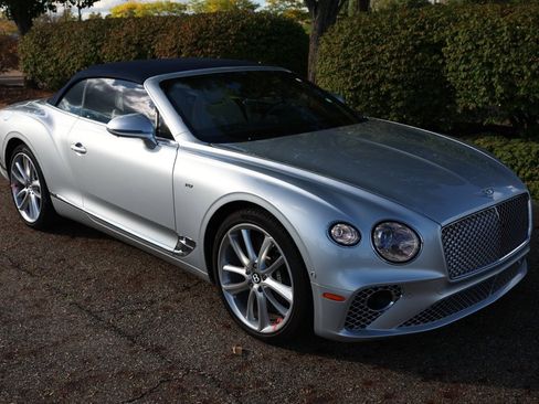 Used 2021 Bentley Continental GT image 18