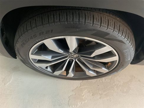 Used 2020 Volkswagen Atlas Cross Sport SEL R-Line image 19