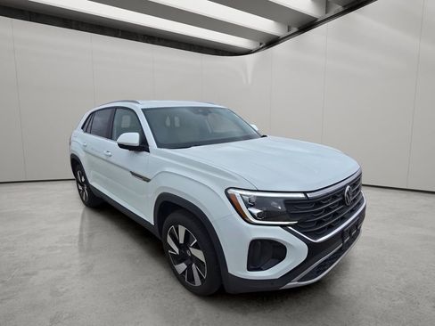 Used 2024 Volkswagen Atlas Cross Sport SE image 7