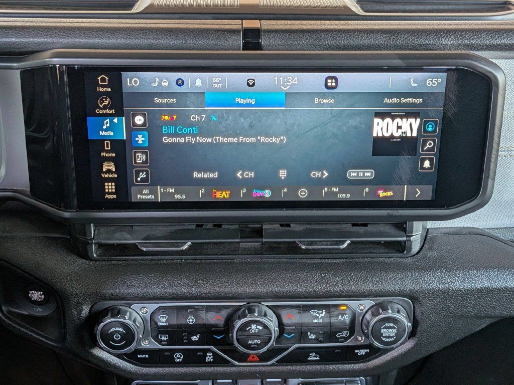 Used 2025 Jeep Wrangler Unlimited Sport AWD/4WD image 23