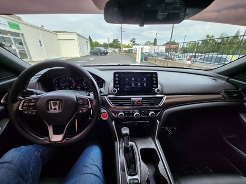 Used 2019 Honda Accord Sport image 14